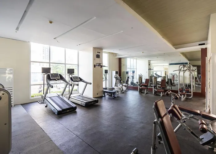 La Mirada Beachfront Condo: Ocean Views & Amenities Resort 2*