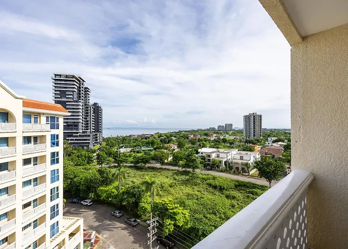 리조트 La Mirada Residence, Large 1 Bedroom Condo, Ocean Views, Beaches, 3 Pools, Restaurants 2*